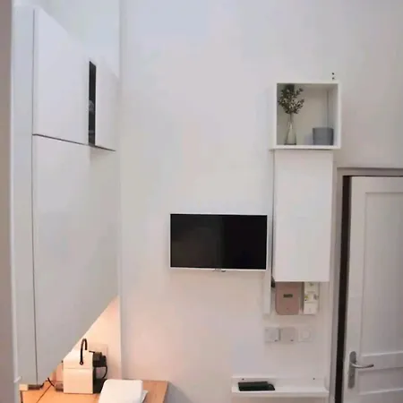 Coeur De Historique Joli équipé Calme Lumineux Climatisation Ascenseur Apartment